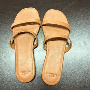 Abercrombie & Fitch size 8/9 tan sandals. Like new